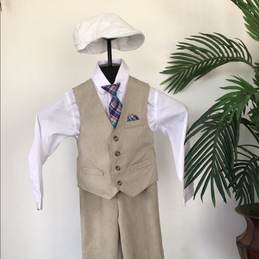 Boy’s suit summer😎🌞size 5